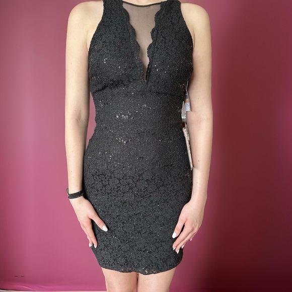 Black lace prom cocktail dress size 2 plunge neckline.  NWT - Picture 4 of 12